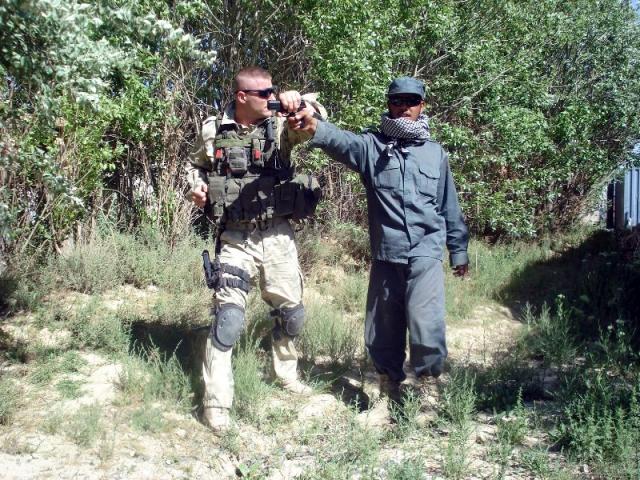 امريکا وايي چې د نويو سيمييزو پوليسو د روزنې لړۍ يې لنډمهالې مودې لپاره درولې ده