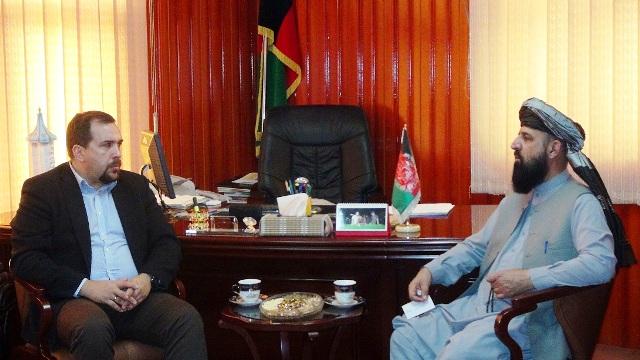 د غزني يو شمېر محصلين د زده کړو لپاره پولنډ ته لېږل کېږي