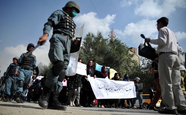 Kabul rally condemns lashing of Ghazni girl