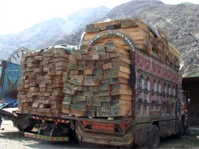 به مقامات کنر دستور داده شد که قاچاق چوب چهارتراش را متوقف کنند