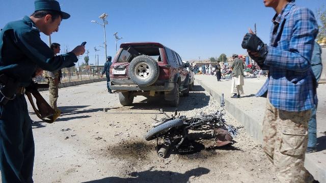 والى غور از يک انفجار جان به سلامت برد