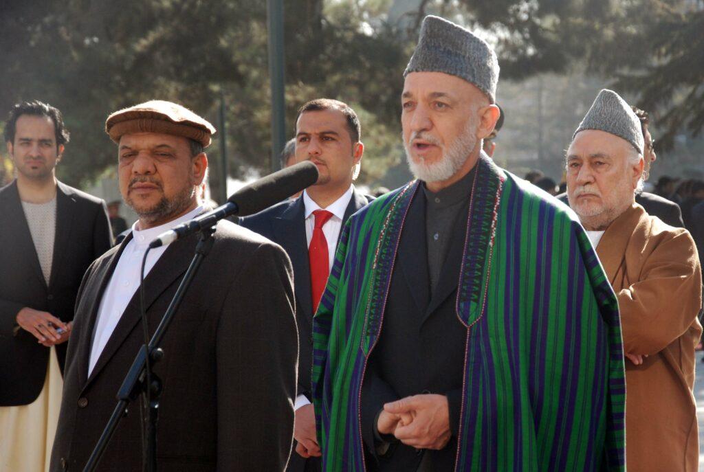 کرزى مخالفان مسلح را براى شرکت به انتخابات فرا خواند