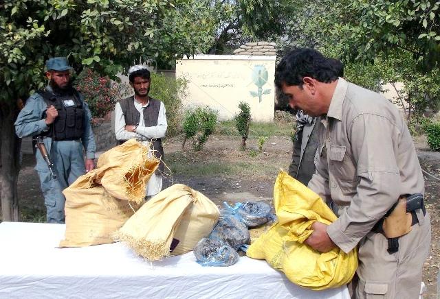 5 held with drugs in Nimroz, Nangarhar