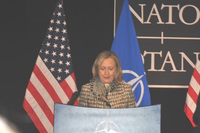 End Afghan conflict amicably and quickly: Clinton