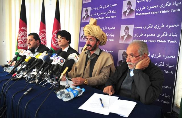 “د پاکستان سياست د بدلېدو په درشل کې دى”