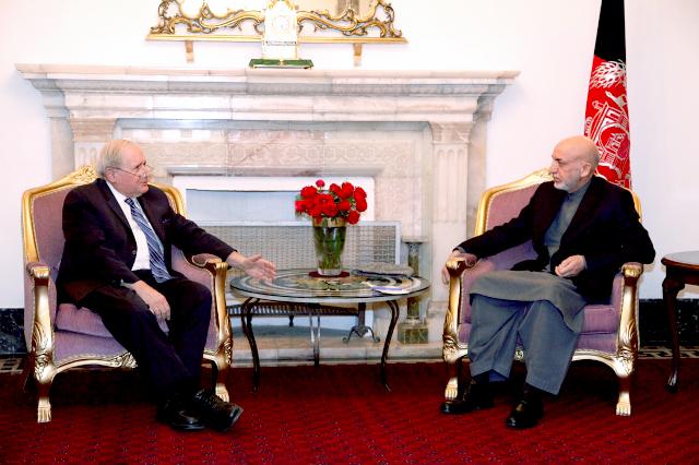 “موافقتنامۀ امنيتى تنها ميان دو کشور مستقل و داراى حاکميت ملى امضا شده مى تواند”