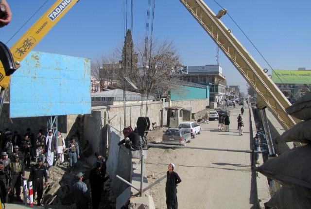 cranes remove security barricades – Khost