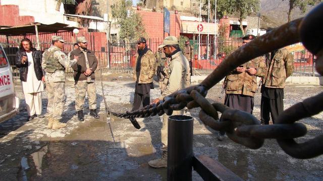 Pakistan to seal Afghan border on polling day