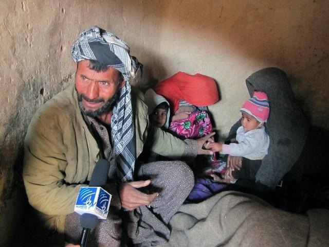 د بلخ يو اوسېدونکى د بېوزلۍ له امله خپل زوى پلوري