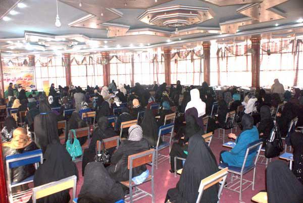 صدها دختر در رقابتهاى دينى در کابل اشتراک کردند