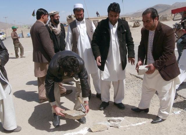 په غزني ښار کې د دوو رغنيزو پروژو چارې پيل شوې