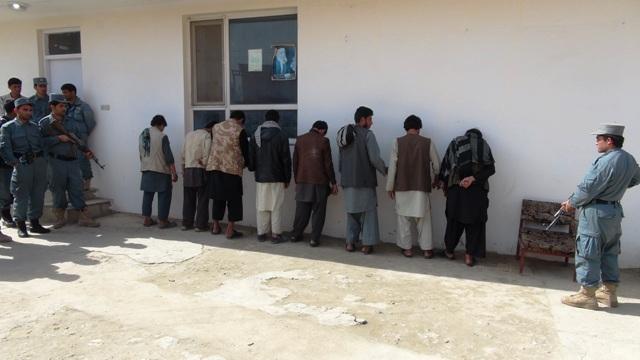 کندوز کې د غلاوو په تور اته تنه نيول شوي