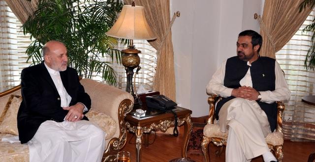 د افغانستان سفير د خيبر پښتونخوا له والي سره د کډوالو پر ستونزې خبرې وکړې