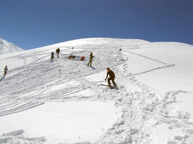 ورزشکاران بامیان برندۀ رقابتهای اسکی بازی با خارجی ها شدند