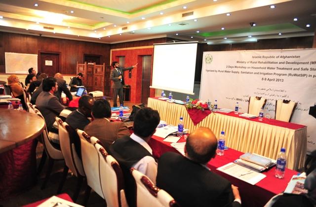 در مورد پلان ده سالۀ دسترسى به آب صحى بحث به عمل آمد