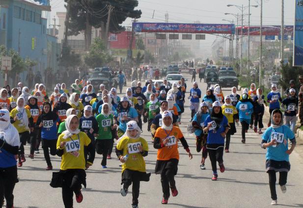 Over 100 girls take part in Balkh race