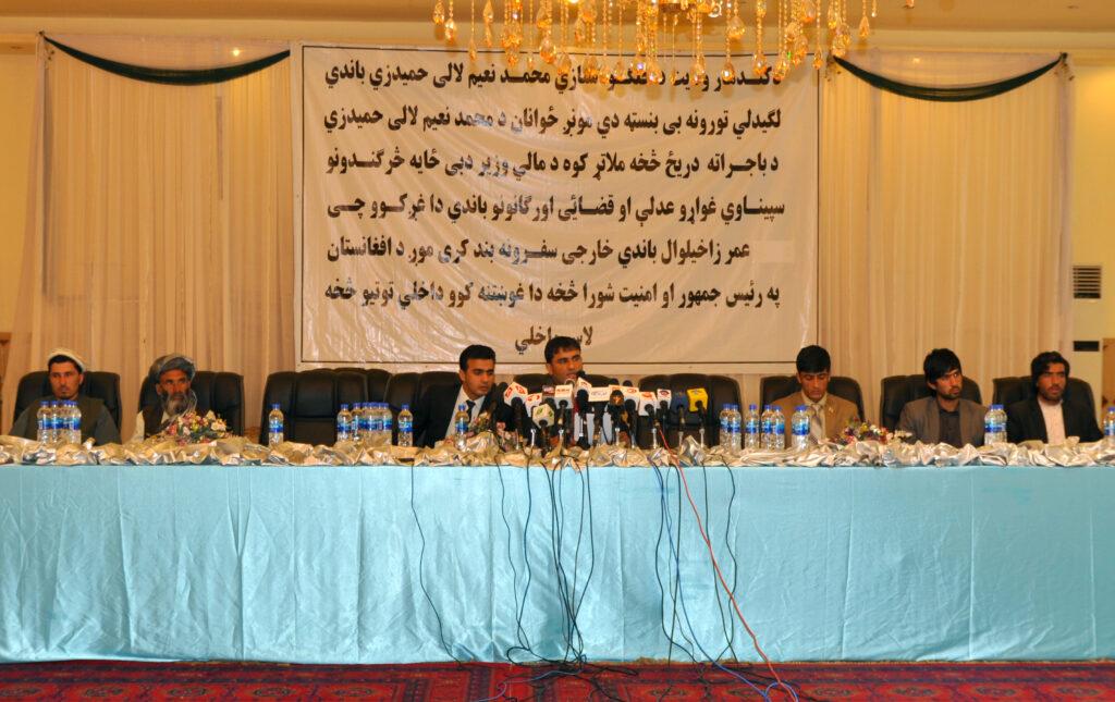 وزير ماليه درصورت عدم اثبات اتهامات بر وکلا بايد محاکمه شود