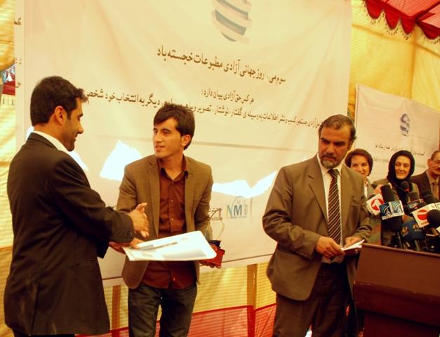 Journalists receive NAI awards