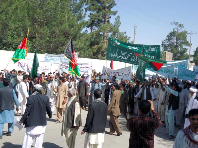 Hundreds rally against Pakistan, Iran