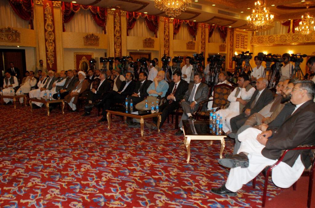 جريانهاى سياسى با مداخلات داخلى و خارجى درپروسۀ انتخابات مخالفت کردند