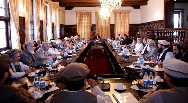 Afghan govt threatens to boycott Qatar talks