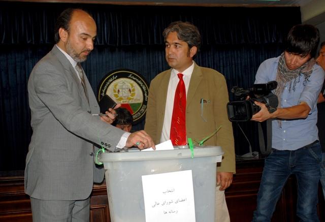 پروسه انتخاب دونمايندۀ خبرنگاران، غيرقانونى خوانده شد