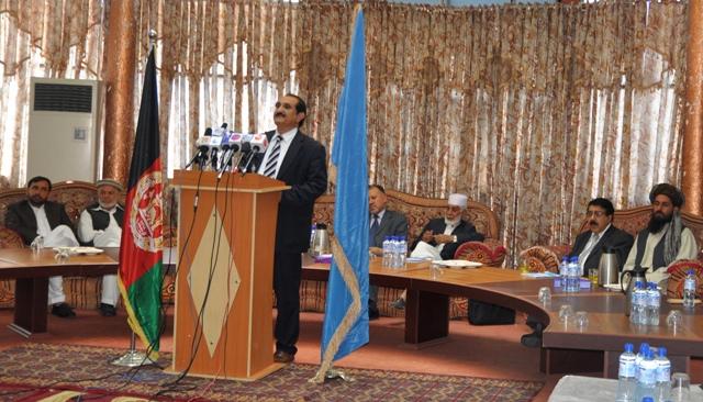 Afghan Mellat leader addresses a gathering
