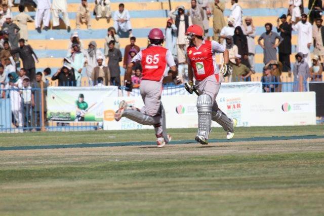 د امو نهنګانو او د بند امير بازانو خپلو سيالاتو ته ماتې ورکړې