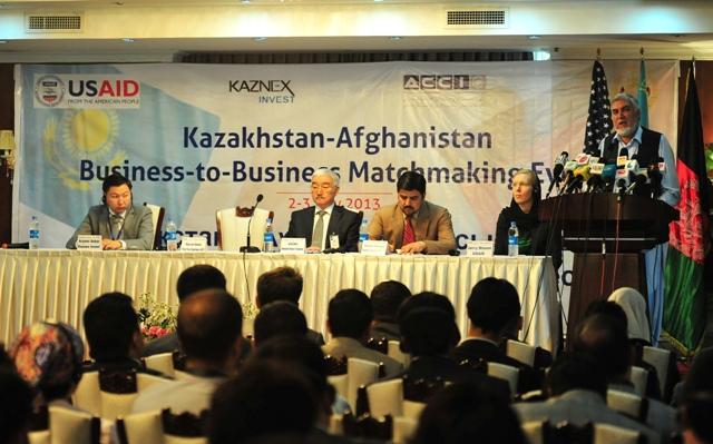 سفير قزاقستان خواهان سرمايه گذارى تاجران اين کشور در افغانستان شد