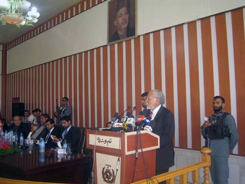 د هرات نوي والي په کار پيل وکړ