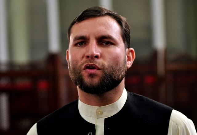 طى دو هفته تنها يکتن براى رياست جمهورى ثبت نام کرده است