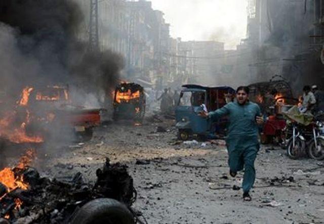 Police suffer casualties in Peshawar explosion