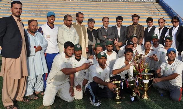 مبارزۀ مشترک عليه بيسوادى آغاز ميشود