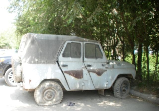 “يک جنرال از تحويلدهى جيپ وزارت دفاع خوددارى ميکند”