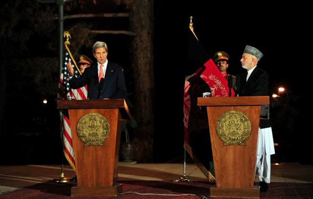 Karzai and Kerry during a press conference