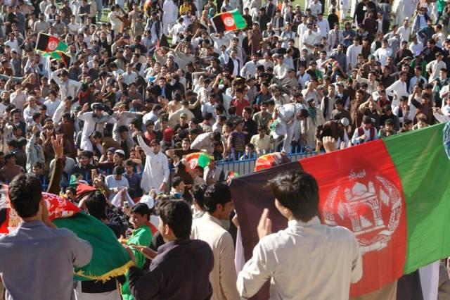 په ټول هیواد کې د کرکټ د ملي لوبډلې دسترې بریا جشن لمانځل کیږي