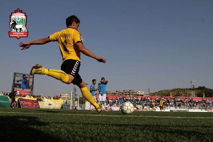 شاهين آسمايى قهرمان مسابقات فوتبال ليگ برتر شد