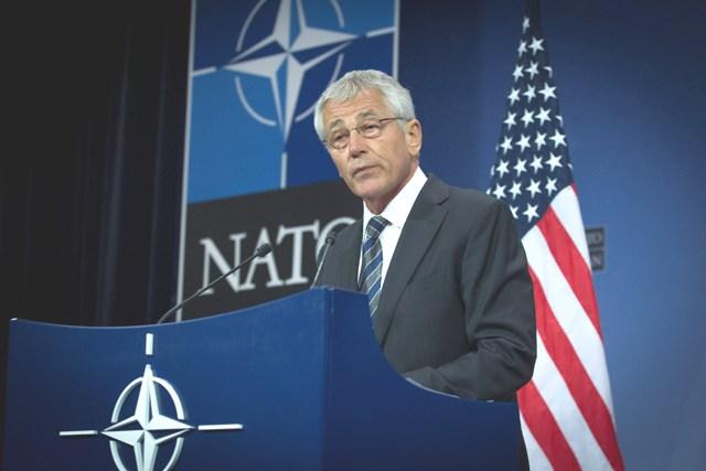 هیګل : د ناټو نوي ماموریت ته د افغان حکومت منظوري پکار ده