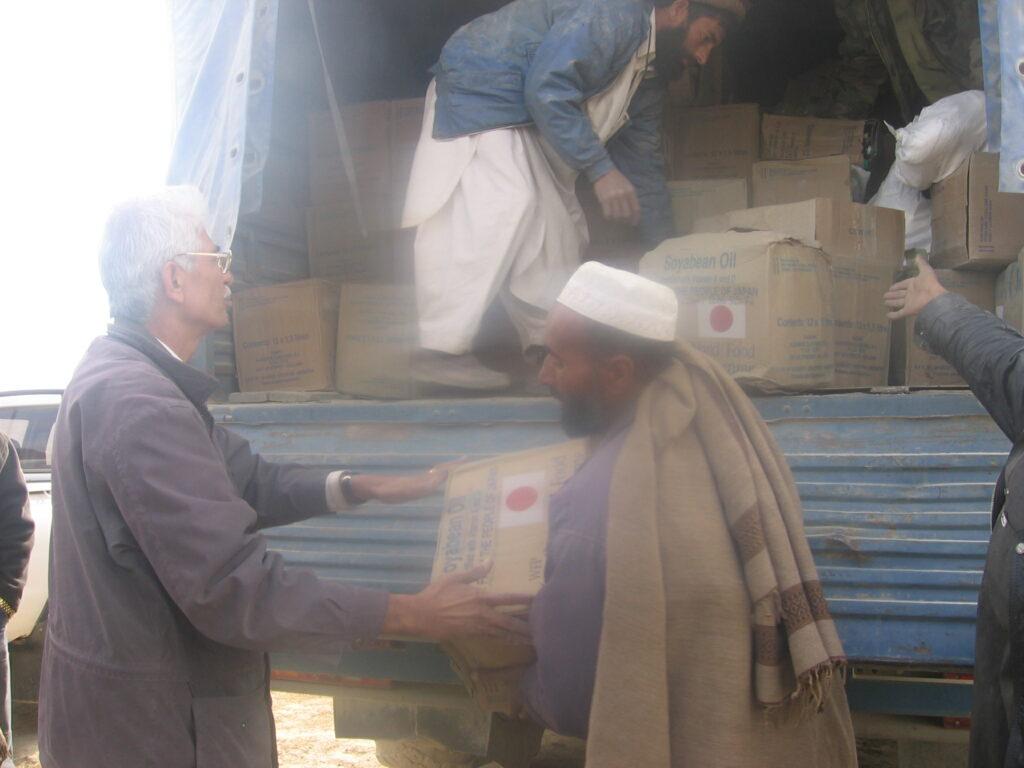 نورستان ته ٥٠ موټره خوراکي توکي ولېږدول شول