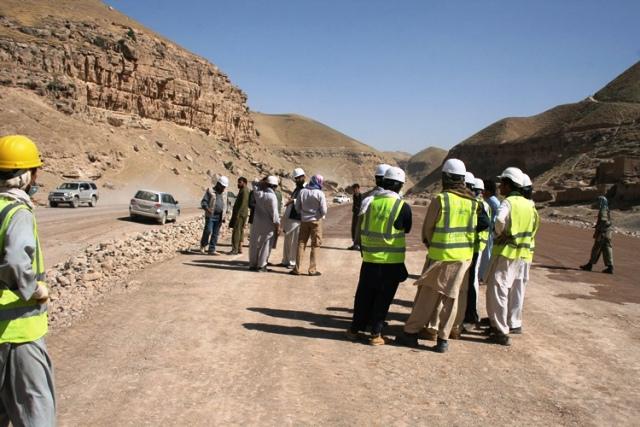 Road workers freed after a month in captivity