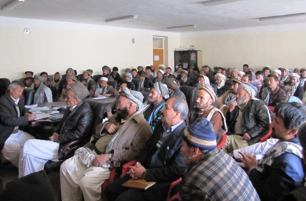 هزاران تن در ولسوالى شيبر از اخذ کارت راى دهى محروم مانده اند