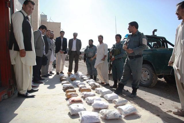 ده ها کيلوگرام هيروئين در نيمروز کشف و ضبط شد