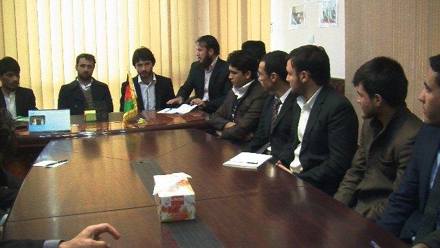 مزارشريف کې د ځينو ولايتونو د مدني ټولنو غړو غونډه وکړه