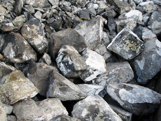 Illegal extraction of Logar chromites goes on