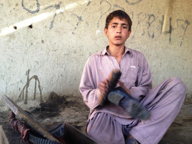 ١٣ کلن موچي : وسله وال را څخه د ورځې ګټلې پيسې اخلي