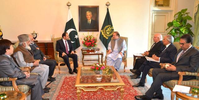 Afghan peace negotiators meet Sharif
