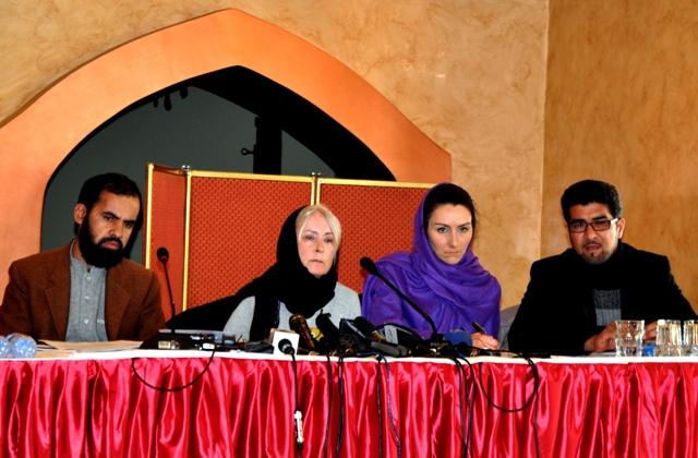 Ghani ahead of Abdullah in new opinion poll