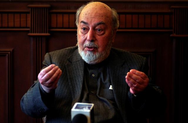 Pir Gilani group announces support to Ghani