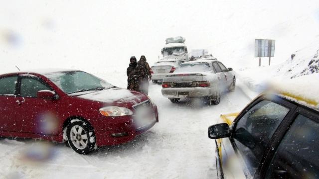 Snow lashes Kandahar for 1st time in 30 years