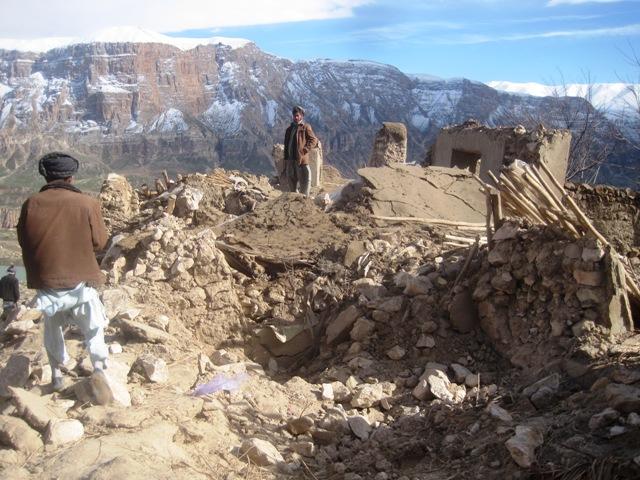 4  dead, as many wounded in Badakhshan hill slide